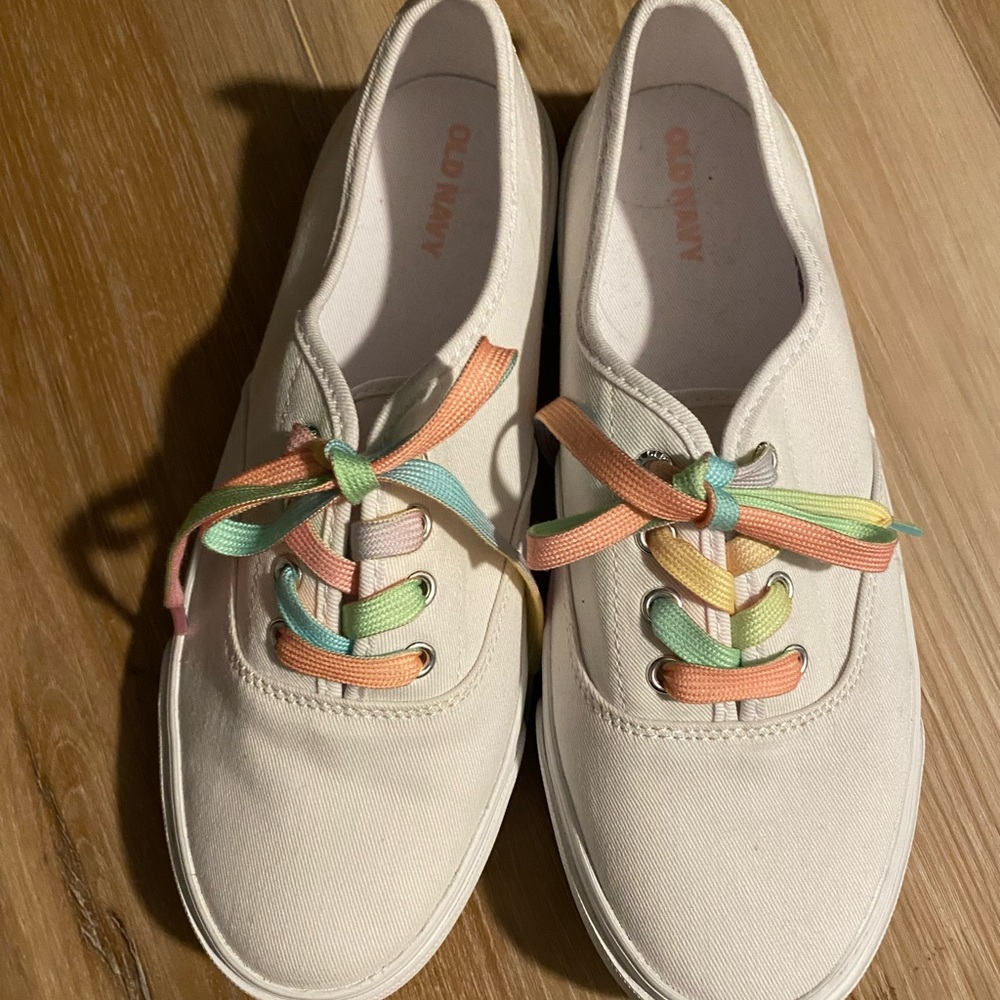 Old Navy girls sneakers, size 4, NWOT
